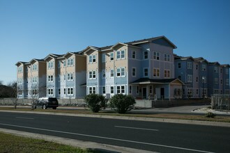 Momentum Village in Corpus Christi, TX - Building Photo - Building Photo