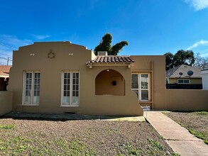 2320 I St in Merced, CA - Foto de edificio - Building Photo