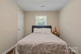 2521 Dora Dr, Unit 27601F in Charlotte, NC - Building Photo - Building Photo