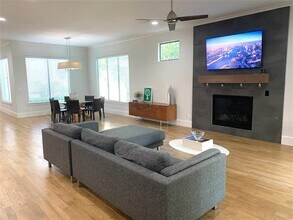 6429 Del Norte Ln in Dallas, TX - Building Photo - Building Photo
