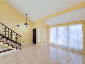 10130 Berry Limb Dr in Houston, TX - Building Photo - Building Photo