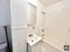 YORK AVENUE in New York, NY - Building Photo - Building Photo