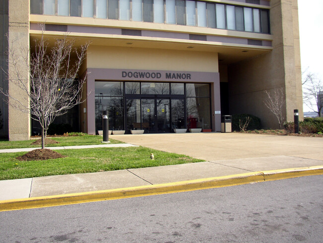 Dogwood Manor in Chattanooga, TN - Foto de edificio - Building Photo