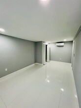 3231 NW 72nd Way in Hollywood, FL - Building Photo - Building Photo