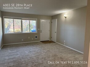 4003 SE 28th Pl in Portland, OR - Building Photo - Building Photo