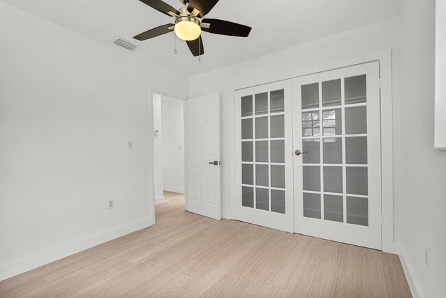 153 NW 42nd St in Miami, FL - Foto de edificio - Building Photo