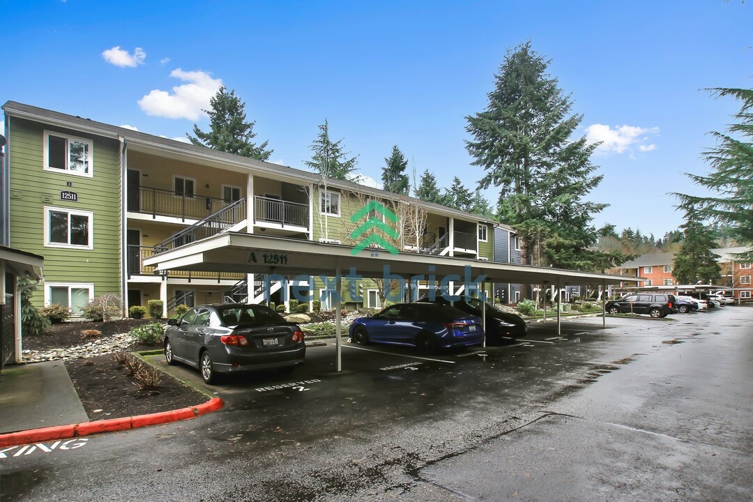 12511 SE 41st Pl in Bellevue, WA - Foto de edificio