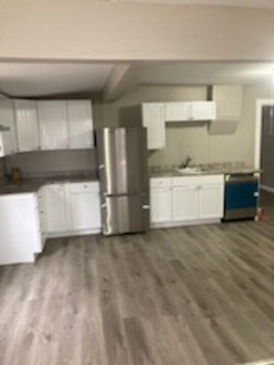 100 Lyndhurst St in Rochester, NY - Building Photo