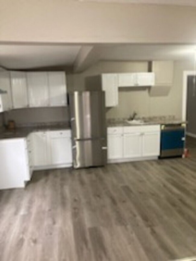 property at 100 Lyndhurst St