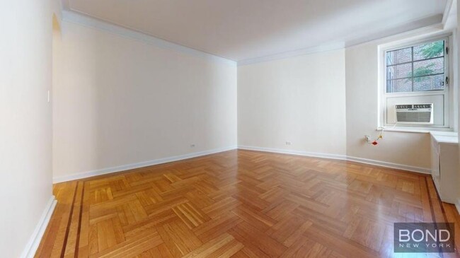 1 Jane St in New York, NY - Building Photo - Building Photo