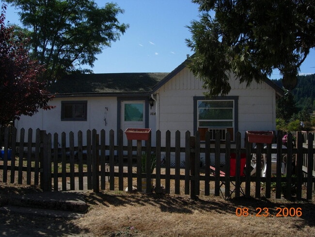 property at 1646 SW Duke Rd