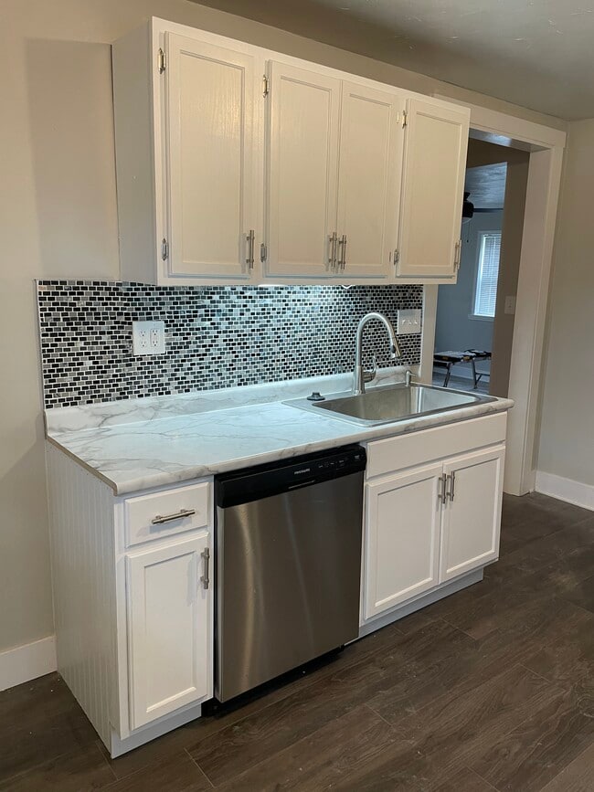 property at 1001 E Pierce St