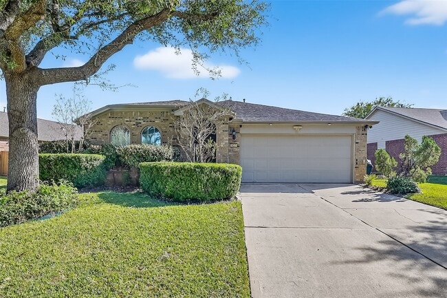 property at 827 Honeysuckle Vine Dr