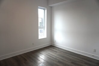 258 Carruthers Av in Ottawa, ON - Building Photo - Building Photo