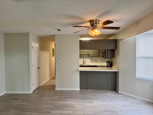 3252 Cypress Ln in Gulf Breeze, FL - Foto de edificio - Building Photo