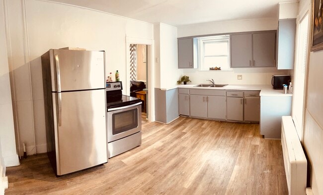 65 Wing St, Unit 2