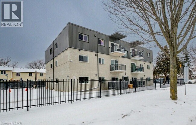 151 Marconi Blvd in London, ON - Building Photo - Building Photo