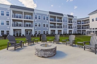 Fieldstone at Commack East in Commack, NY - Building Photo - Building Photo