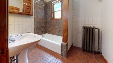 1036 22nd Ave SE in Minneapolis, MN - Building Photo - Building Photo