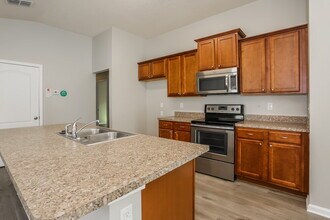 3830 Julia Marie Drive in Jacksonville, FL - Building Photo - Building Photo