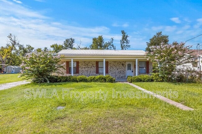 property at 535 W Lyons St