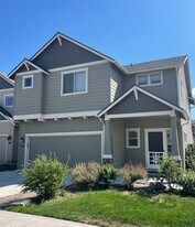 21187 SE Kayla Ct in Bend, OR - Building Photo