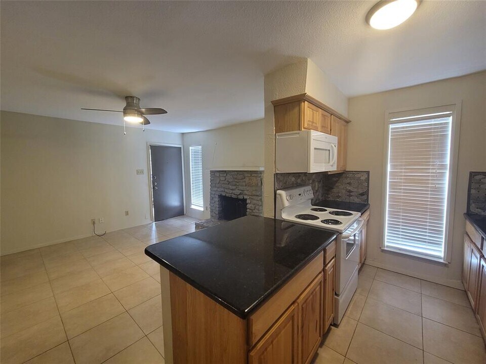 104 W 35th St in Austin, TX - Building Photo