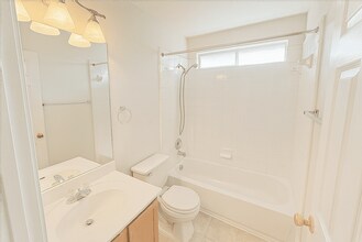 6902 Asbury Station in San Antonio, TX - Building Photo - Building Photo