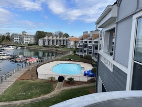 Shelter Cove in Cornelius, NC - Building Photo - Building Photo