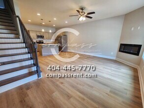 6412 Olmadison Pl in Atlanta, GA - Building Photo - Building Photo