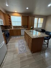 1860 E 12th St in National City, CA - Foto de edificio - Building Photo