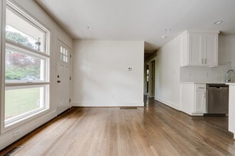 5196 Scenic View Dr in Irondale, AL - Building Photo - Building Photo
