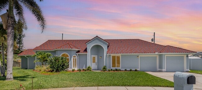 180 Waters Edge Ln in Indialantic, FL - Building Photo - Building Photo