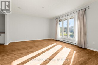 26 Ettrick Crescent in Ottawa, ON - Building Photo - Building Photo