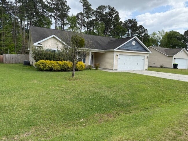 212 Garden Folly Ln in Richlands, NC - Building Photo - Building Photo