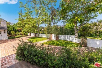 797 Amalfi Dr, Unit 2 Bedroom 0211 in Los Angeles, CA - Building Photo - Building Photo