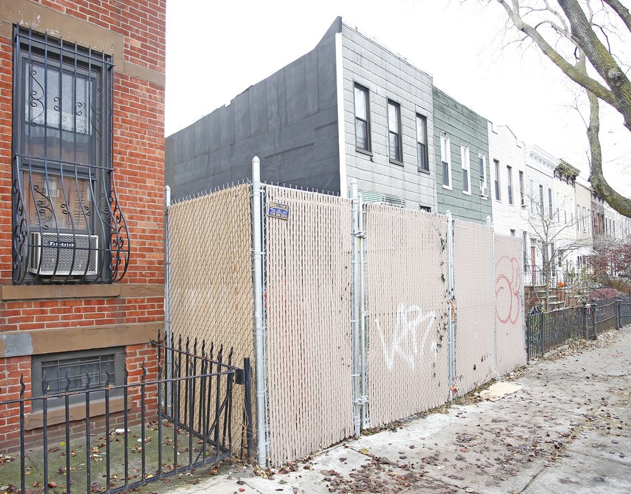 308 14th St in Brooklyn, NY - Building Photo