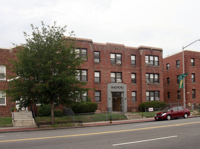 Sheperd in Washington, DC - Foto de edificio - Building Photo