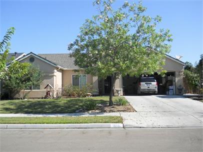 1618 Hawthorn St in Lemoore, CA - Building Photo