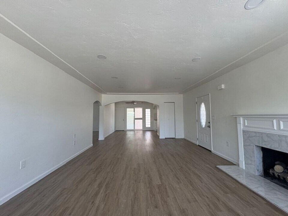 25109 Starr St-Unit -25111 in Loma Linda, CA - Building Photo