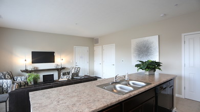 Liberty House in Columbus, OH - Foto de edificio - Interior Photo