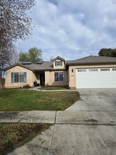 1480 Chimney Way in Lemoore, CA - Building Photo - Building Photo