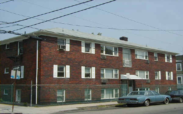 181 1st Ave W in Newark, NJ - Foto de edificio - Building Photo