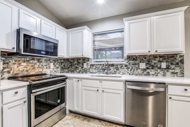 10922 Buckskin Bend