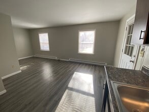 70 West St, Unit 2 in Lake George, NY - Building Photo - Building Photo