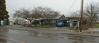 775 28th St in Springfield, OR - Building Photo