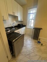 95 Mt Vernon St, Unit 52 in Boston, MA - Building Photo
