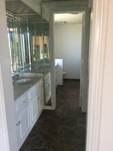 11044 Ophir Dr, Unit Penthouse E in Los Angeles, CA - Foto de edificio - Building Photo