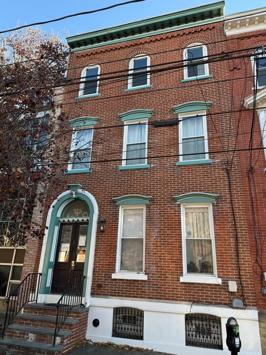 918 W Turner St-Unit -3rd Floor in Allentown, PA - Building Photo