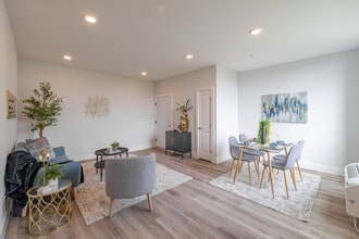 141-147 Crooks Ave in Paterson, NJ - Foto de edificio - Interior Photo